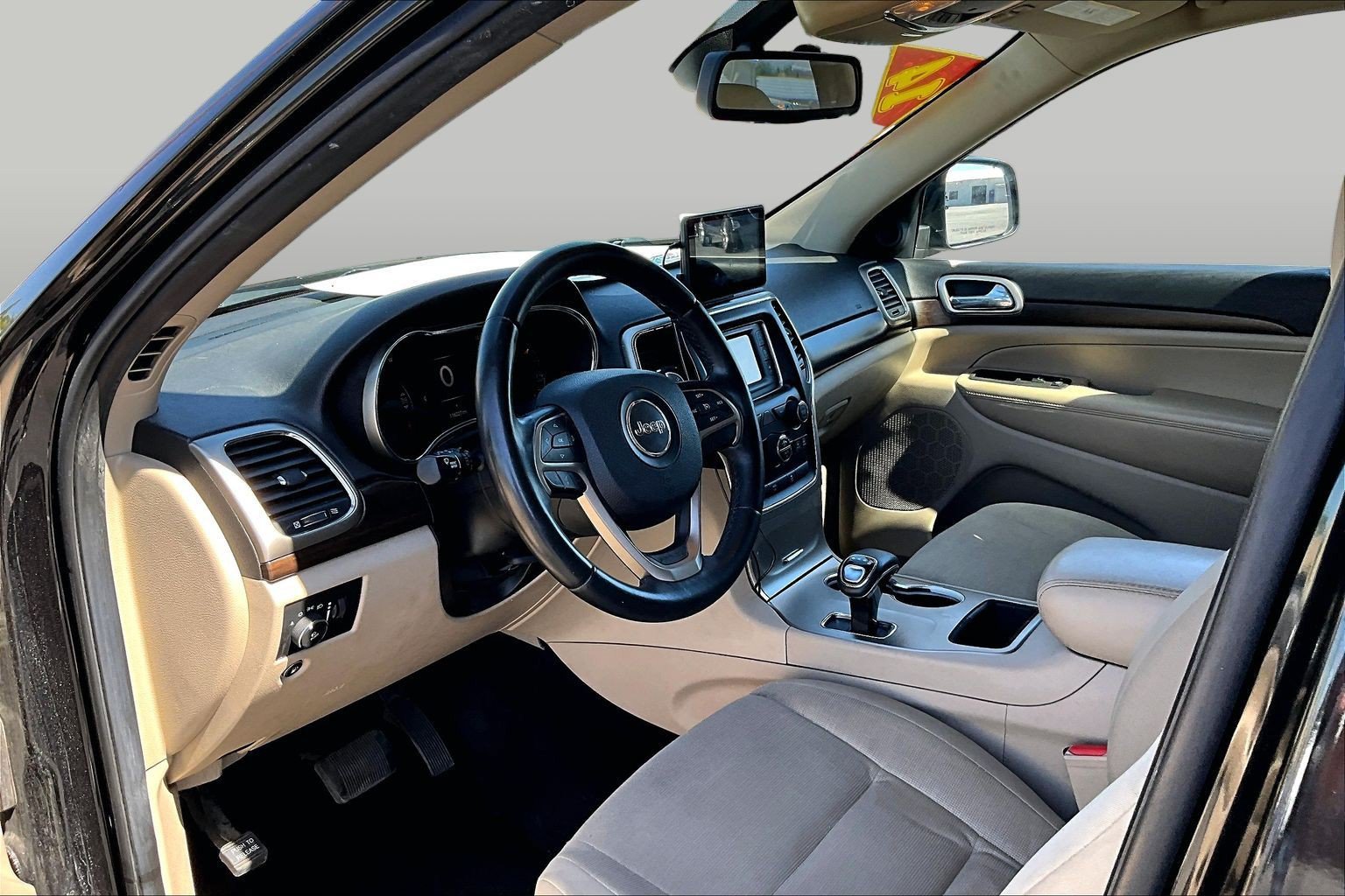 Used 2014 Jeep Grand Cherokee Laredo AWD/4WD image 12