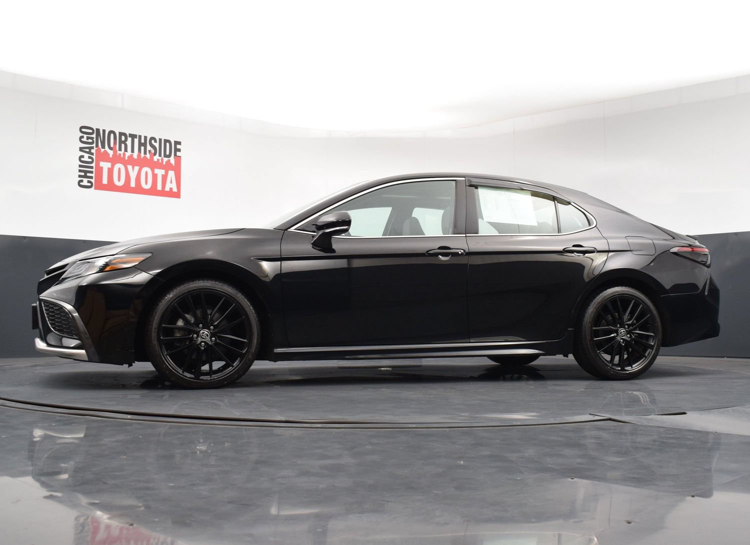 Used 2022 Toyota Camry XSE FWD image 28
