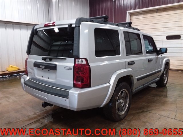 Used 2006 Jeep Commander 4WD image 2