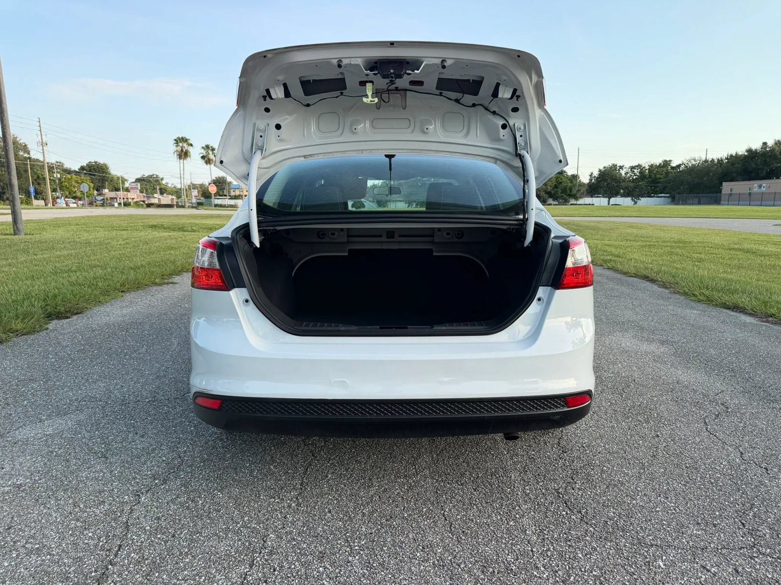 Used 2014 Ford Focus S FWD image 7