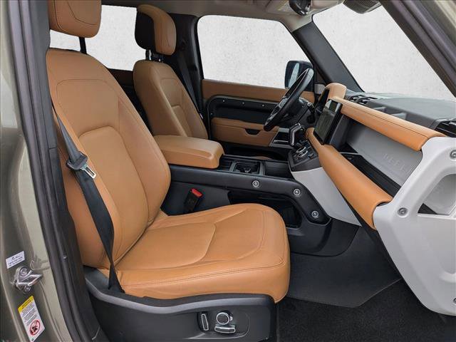 Used 2024 Land Rover Defender 130 S image 24