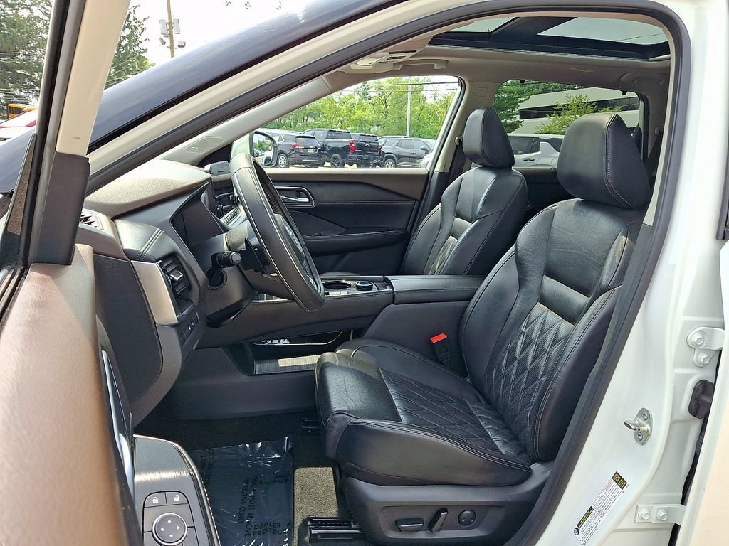Used 2021 Nissan Rogue Platinum AWD/4WD image 18