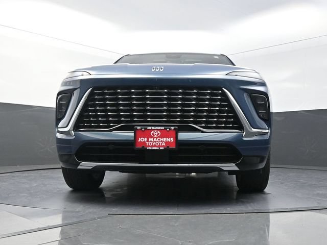 Used 2025 Buick Enclave Avenir AWD/4WD image 33
