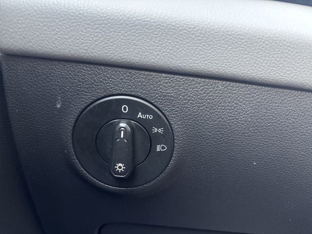 Used 2022 Volkswagen Taos SE image 18