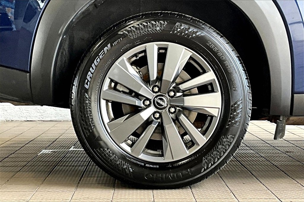 Used 2024 Nissan Pathfinder SV image 40