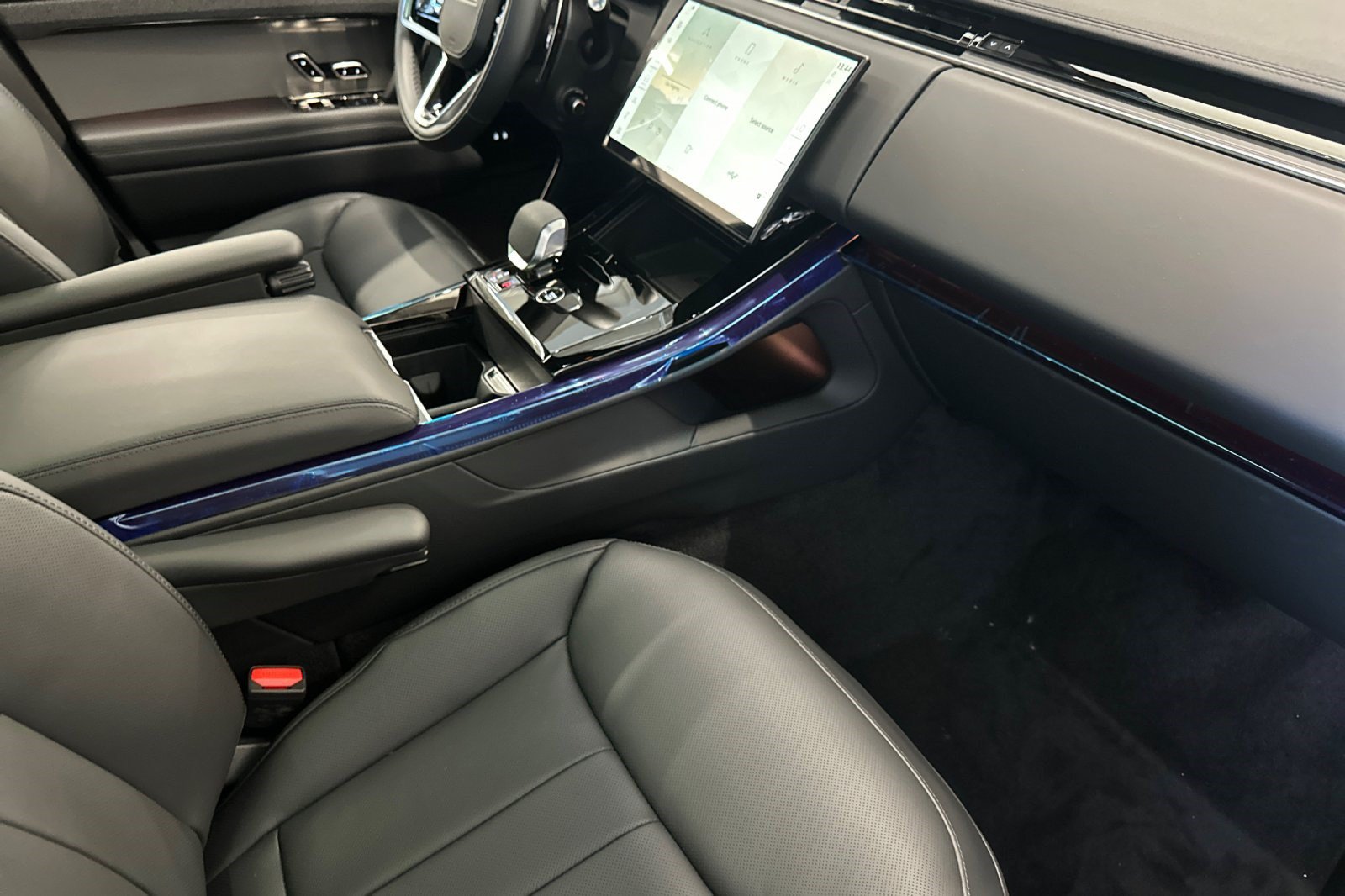 New 2026 Land Rover Range Rover Sport SE AWD/4WD image 28