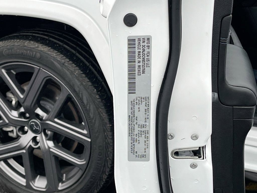 Certified 2025 Jeep Compass Limited w/ High Altitude Package image 32