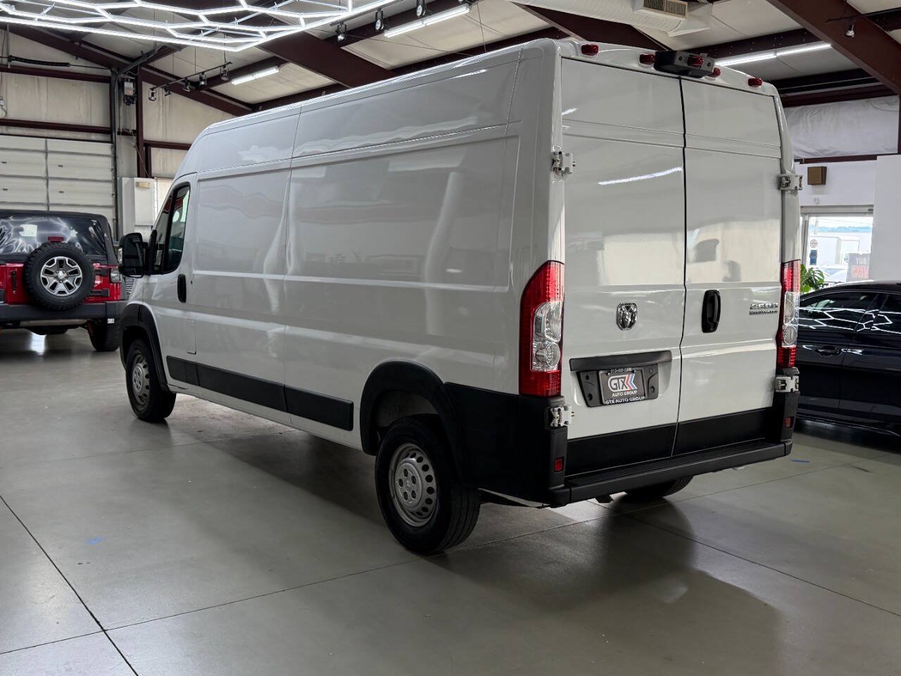 Used 2025 RAM ProMaster 2500 w/ Convenience Group FWD image 4