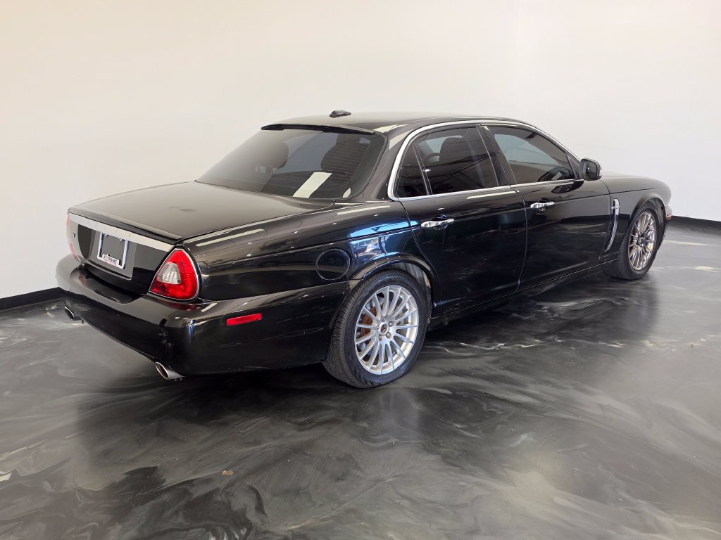 Used 2008 Jaguar XJ8 RWD image 23