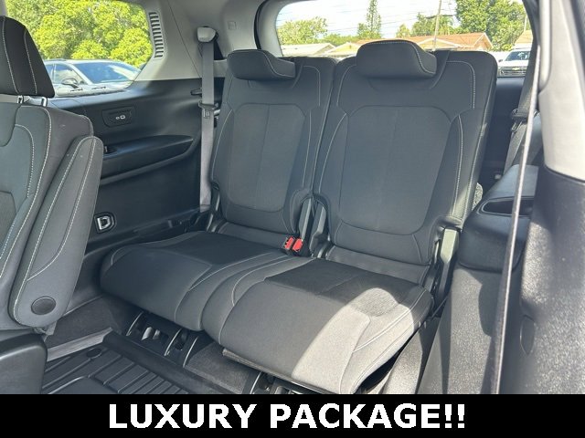 Used 2022 Jeep Grand Cherokee L Laredo w/ Luxury Tech Group I image 16
