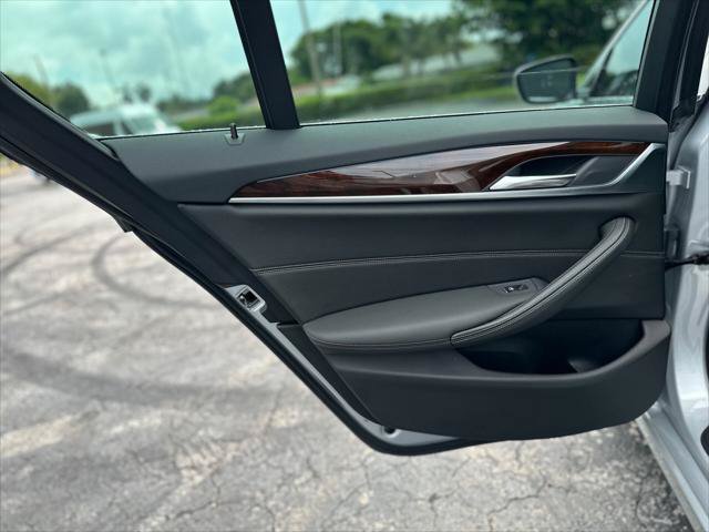 Used 2019 BMW 530e w/ Convenience Package RWD image 18