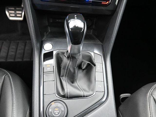 Used 2022 Volkswagen Tiguan SE R-Line image 26