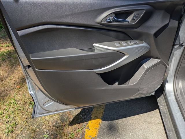 New 2026 Chevrolet Trax RS w/ Sunroof Package FWD image 8