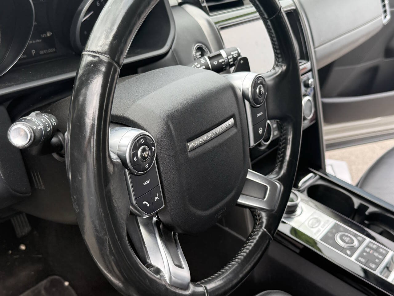 Used 2017 Land Rover Discovery First Edition AWD/4WD image 9