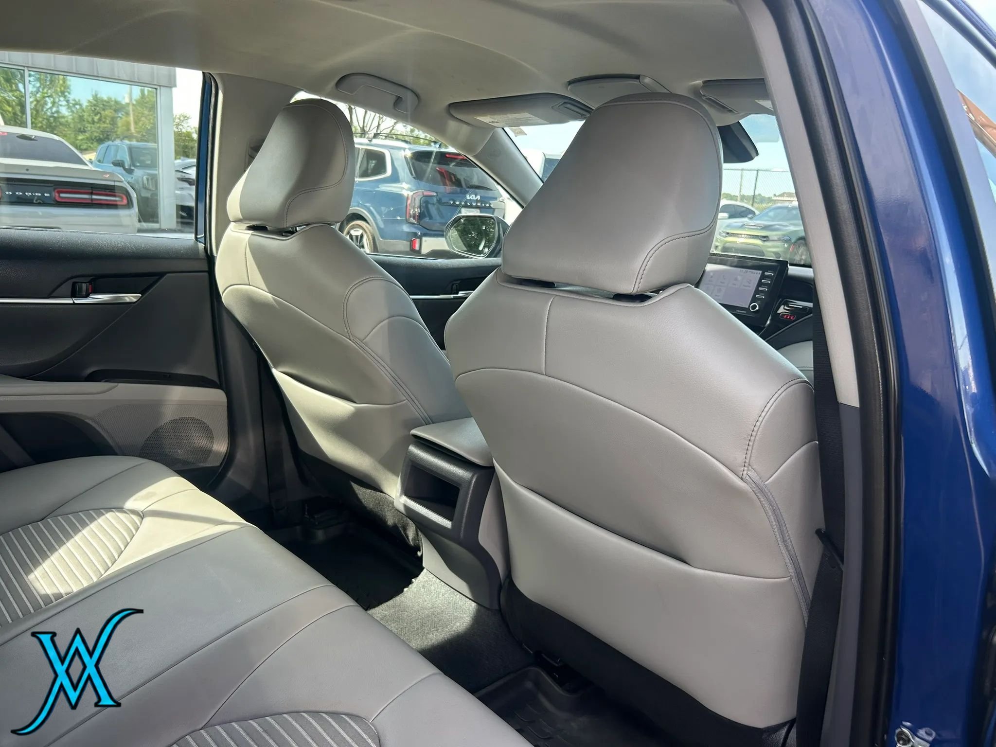 Used 2023 Toyota Camry SE w/ Cold Weather Package FWD image 22