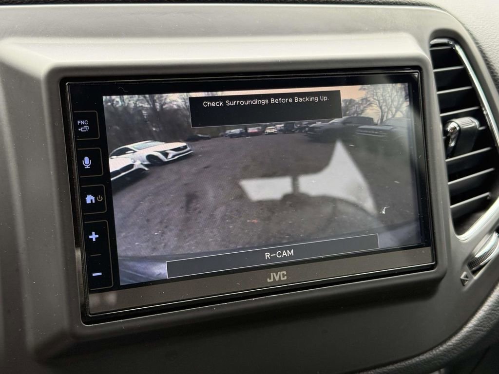 Used 2019 Jeep Compass Latitude image 30