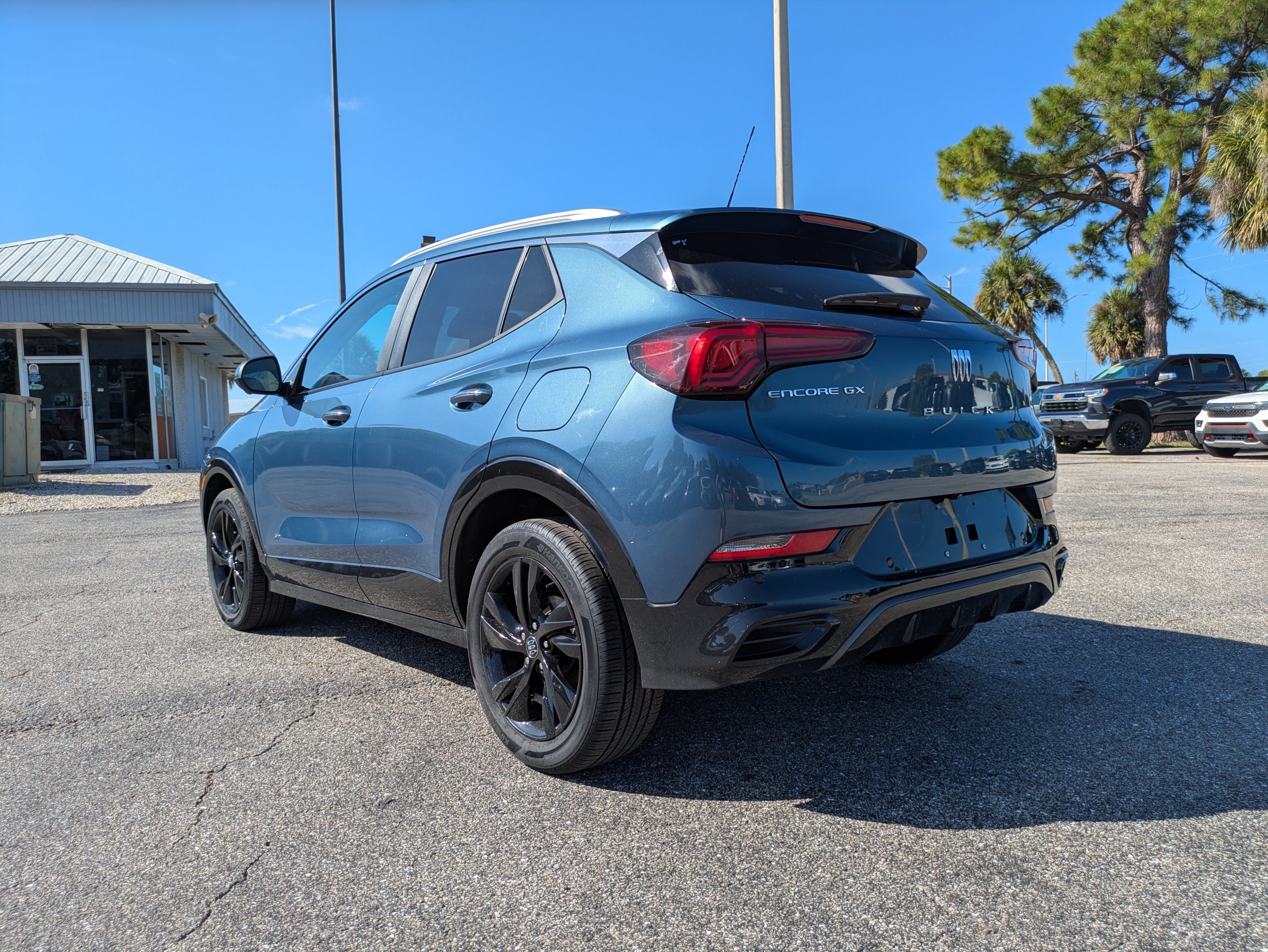 Used 2025 Buick Encore GX Sport Touring w/ Advanced Technology Package FWD image 6