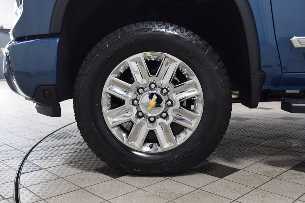 New 2026 Chevrolet Silverado 2500 High Country w/ High Country Premium Package AWD/4WD image 30