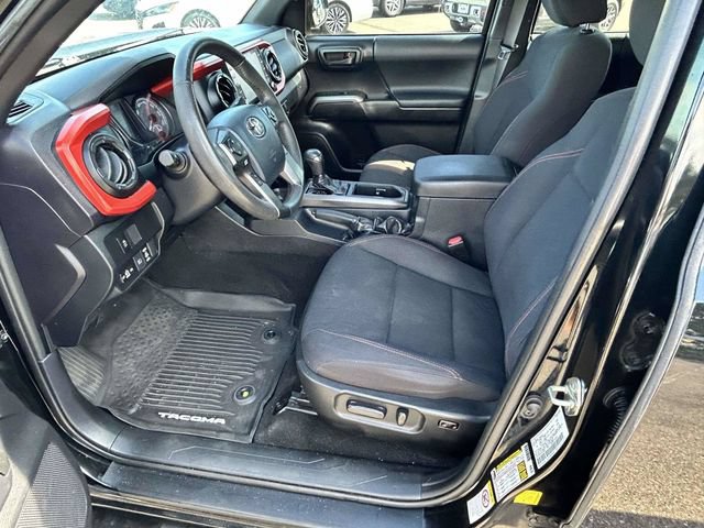 Used 2020 Toyota Tacoma TRD Off-Road AWD/4WD image 14