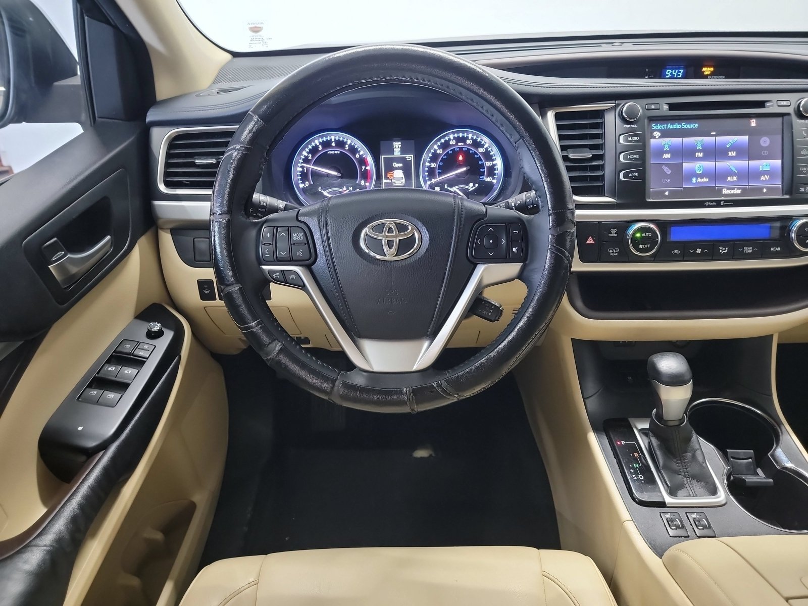 Used 2015 Toyota Highlander XLE FWD image 16