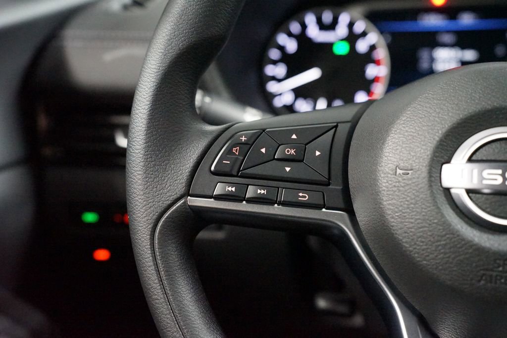 Used 2025 Nissan Sentra SV image 14