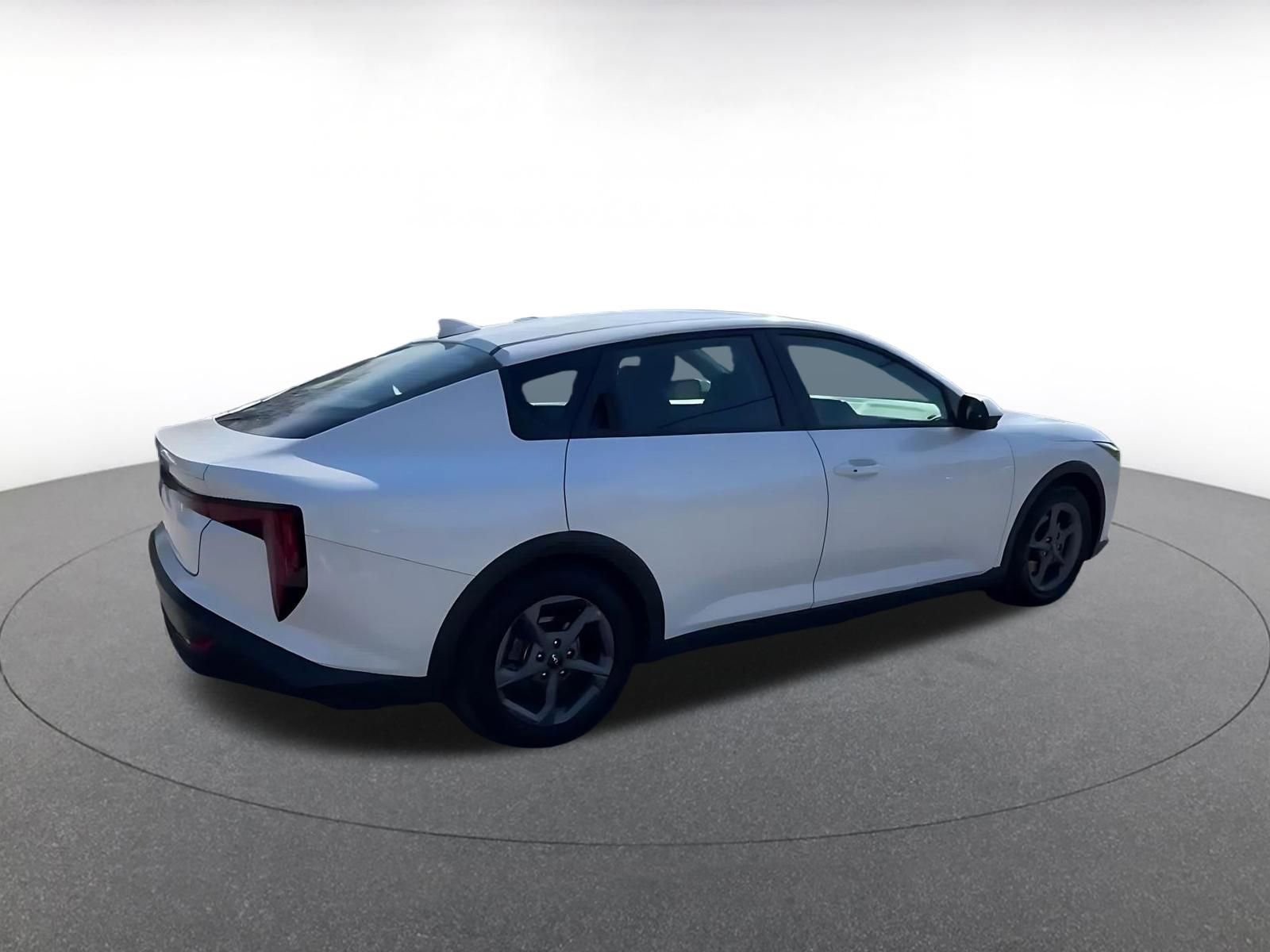 Used 2025 Kia K4 LXS FWD image 12