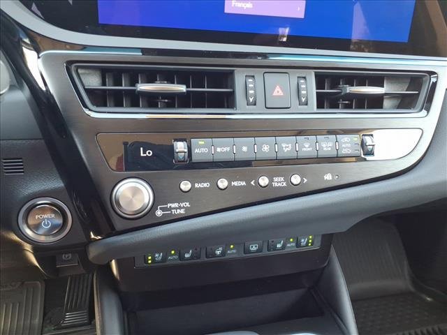 New 2025 Lexus ES 300h Ultra Luxury image 19