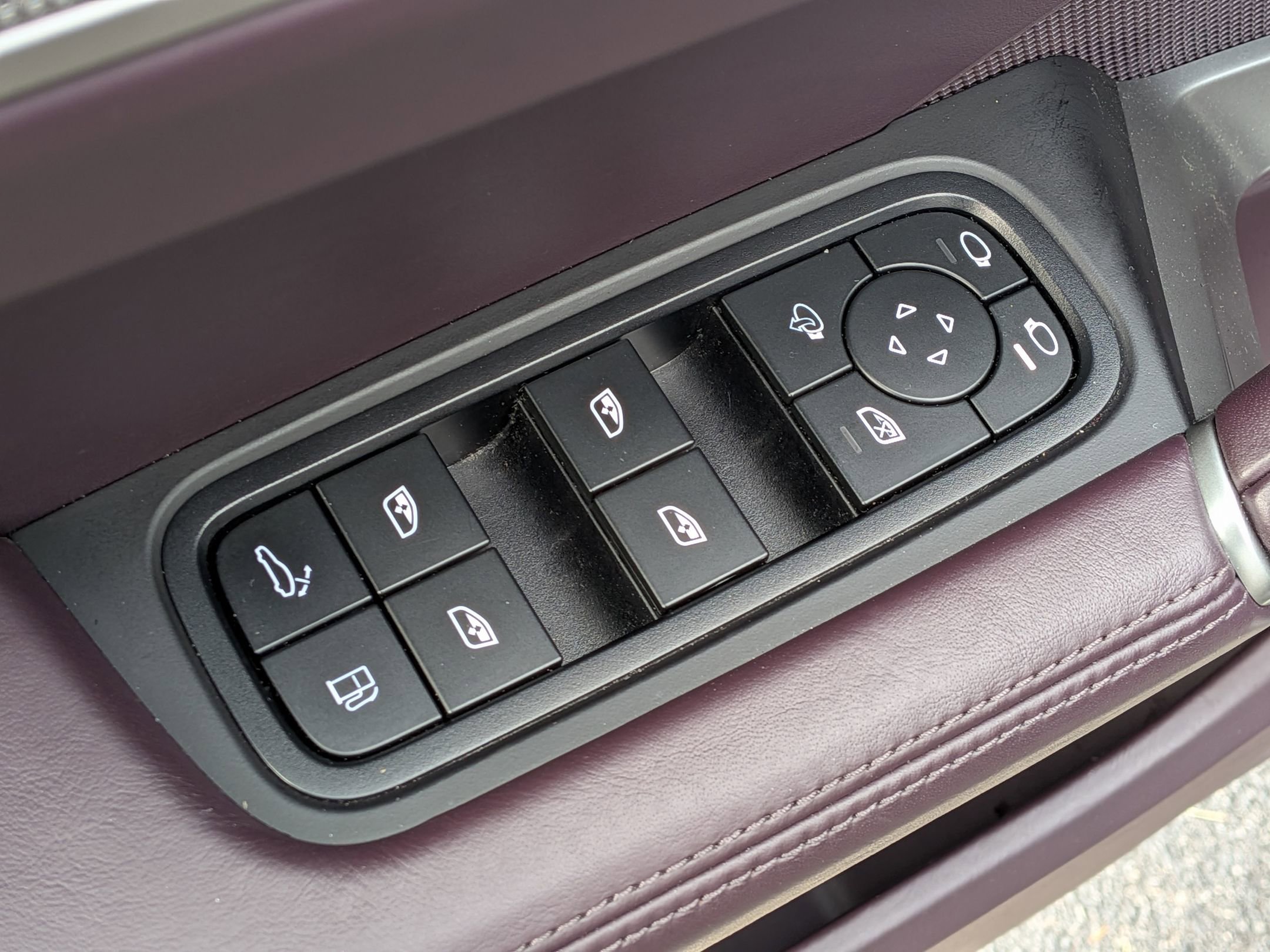 Certified 2025 Porsche Cayenne GTS AWD/4WD image 15
