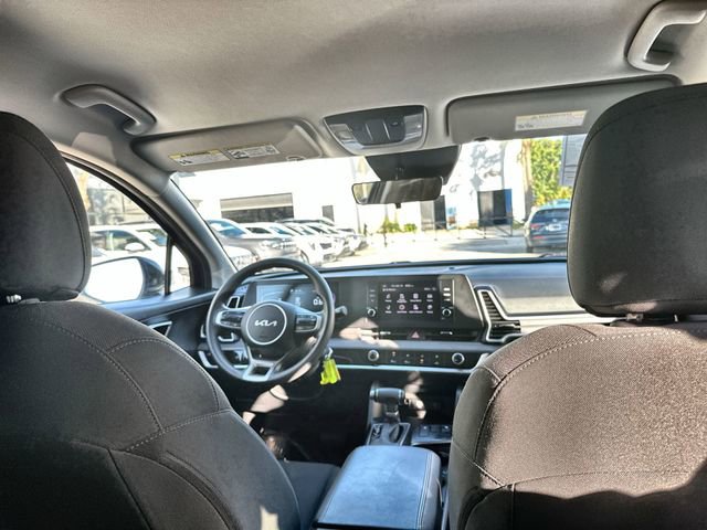 Used 2024 Kia Sportage LX image 31