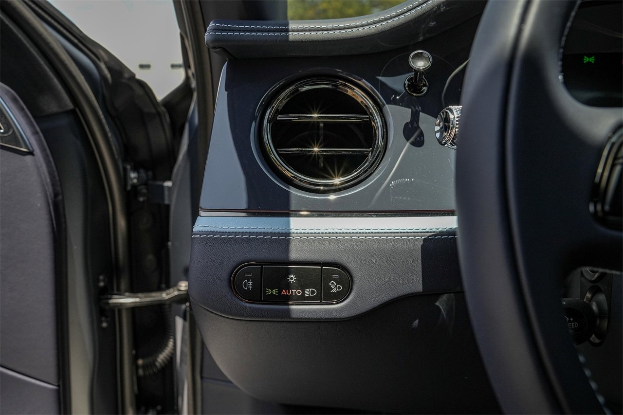 New 2025 Bentley Flying Spur Plug-In Hybrid image 30