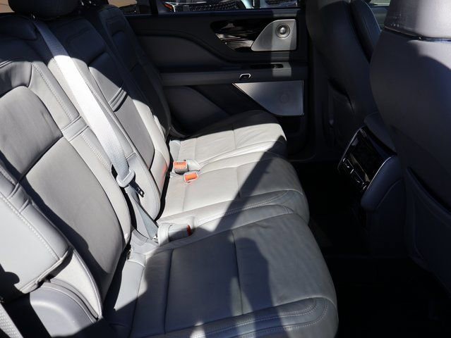 Used 2020 Lincoln Aviator Reserve w/ Equipment Group 201A image 14