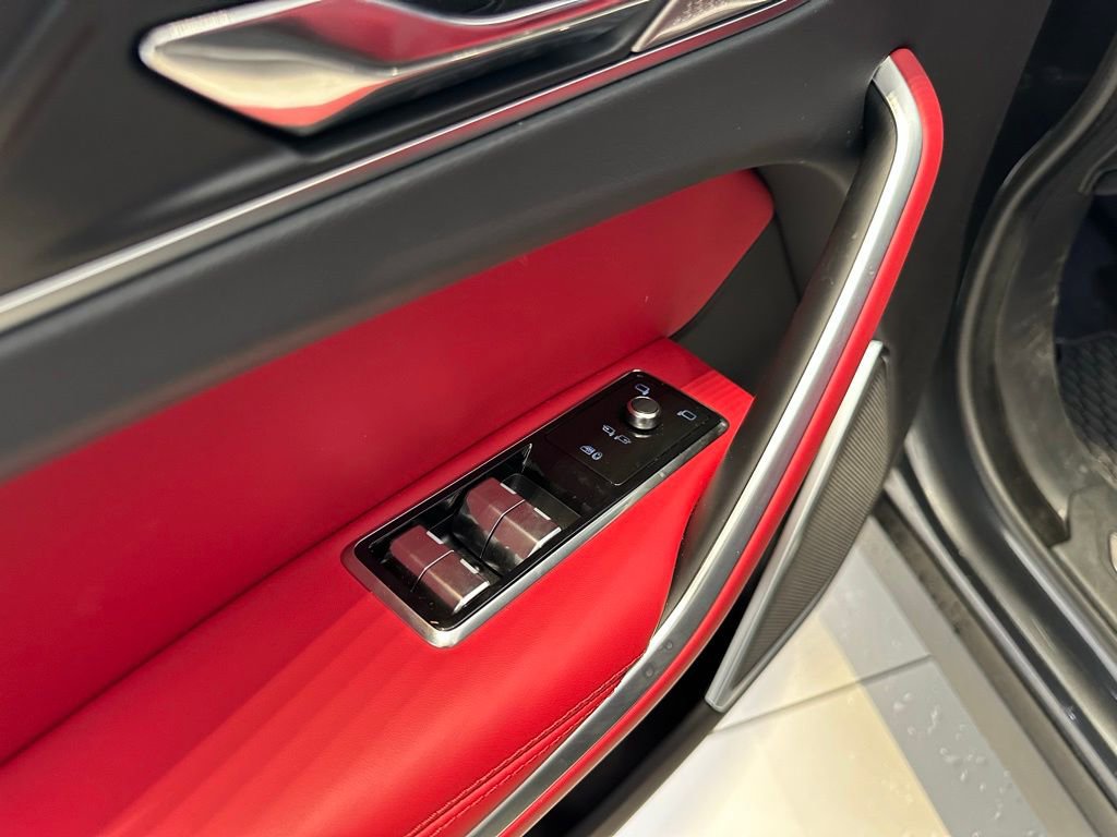 New 2025 Jaguar F-PACE R-Dynamic S image 26