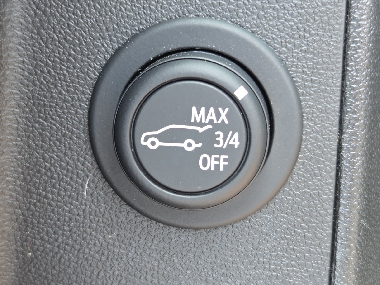 Used 2024 Chevrolet Equinox LT w/ LPO, Floor Liner Package FWD image 8