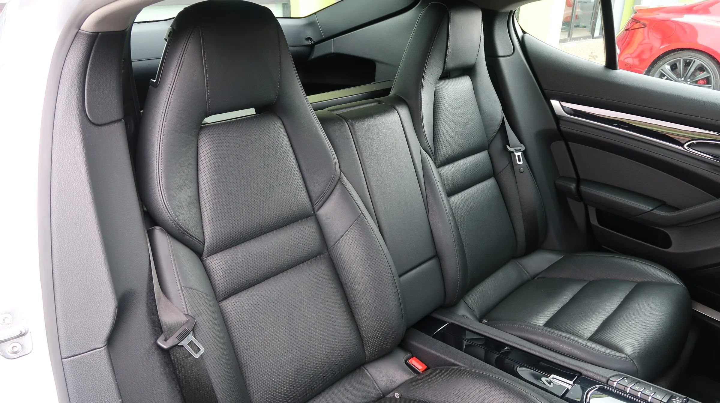 Used 2015 Porsche Panamera S image 23