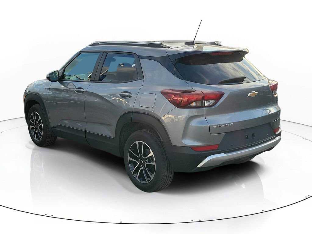 Used 2026 Chevrolet TrailBlazer LT w/ Driver Confidence Package image 3