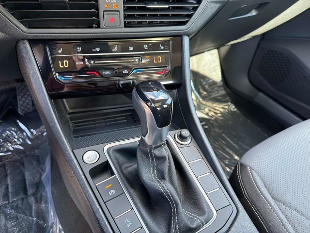 New 2027 Volkswagen Jetta SEL FWD image 23