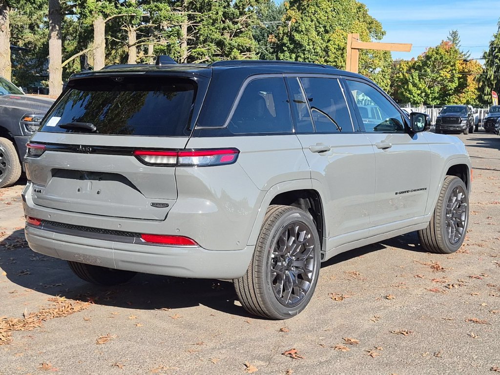 New 2027 Jeep Grand Cherokee Summit AWD/4WD image 7