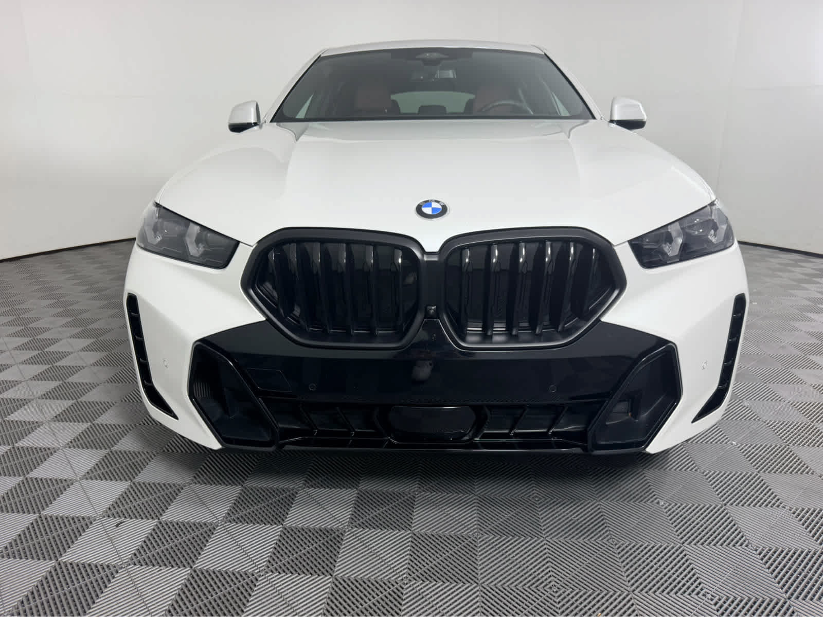 Used 2024 BMW X6 xDrive40i w/ Premium Package AWD/4WD image 7