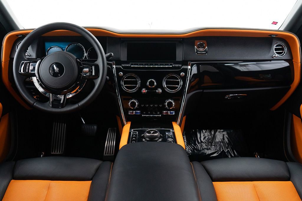 Certified 2023 Rolls-Royce Cullinan AWD/4WD image 33