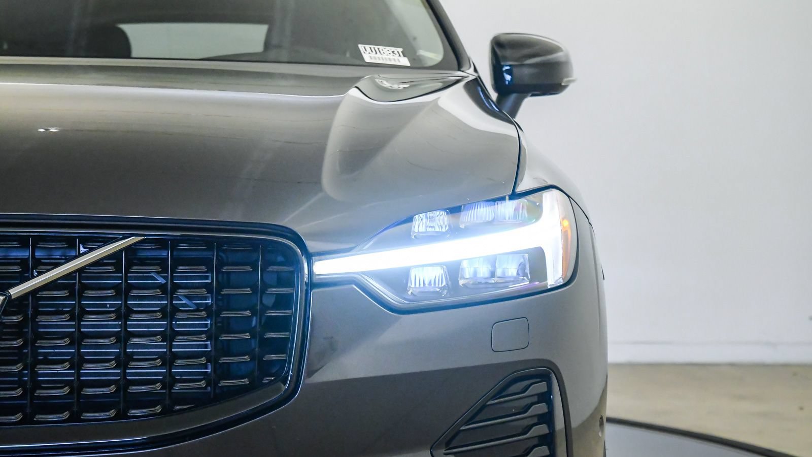 Certified 2024 Volvo XC60 T8 Ultimate w/ Protection Package Premier AWD/4WD image 9