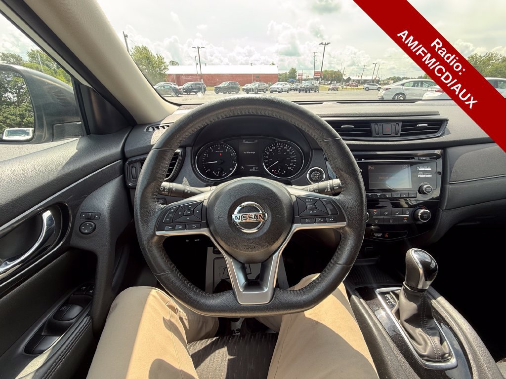 Used 2017 Nissan Rogue SV FWD image 14