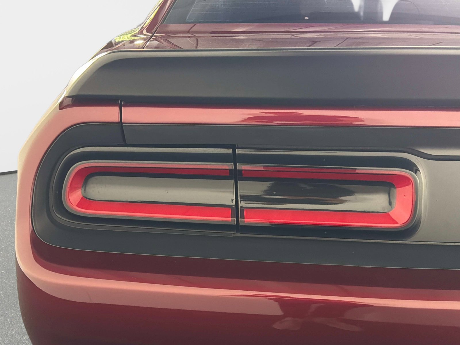 Used 2018 Dodge Challenger SRT Hellcat RWD image 15