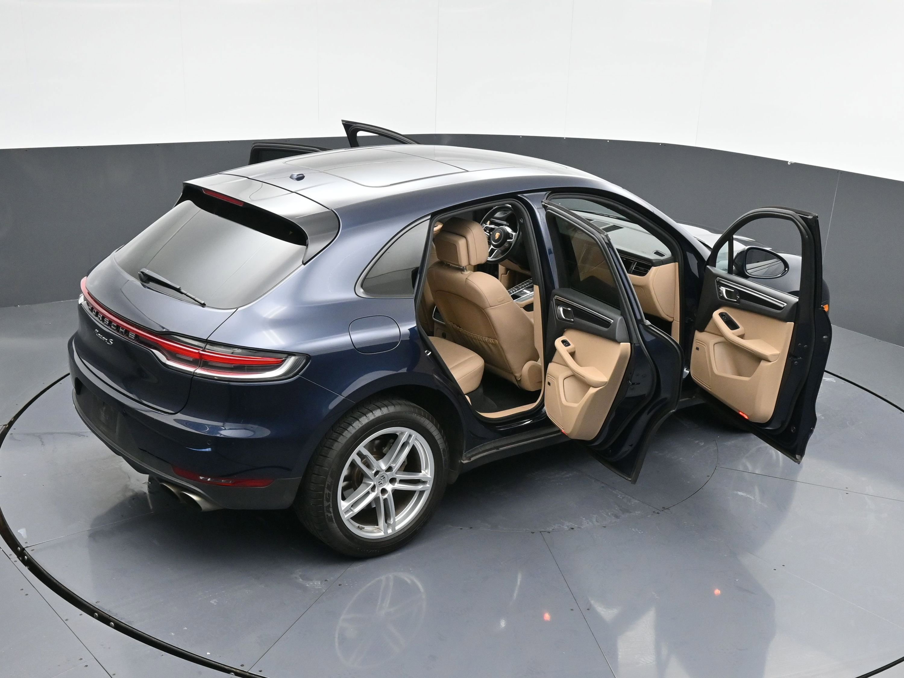 Used 2021 Porsche Macan S image 44