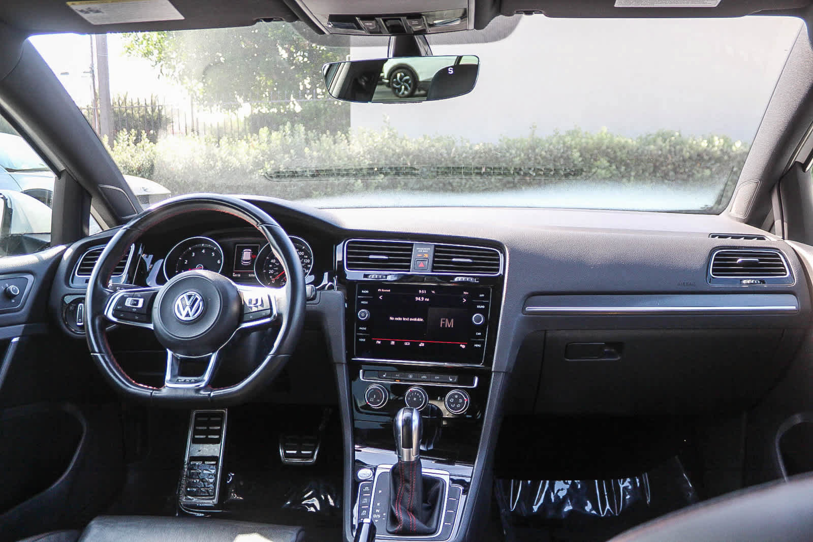 Used 2019 Volkswagen GTI SE FWD image 16