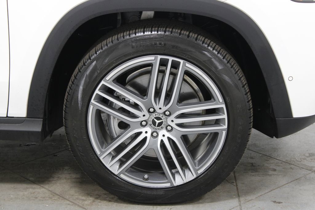 Used 2025 Mercedes-Benz GLS 450 4MATIC image 12