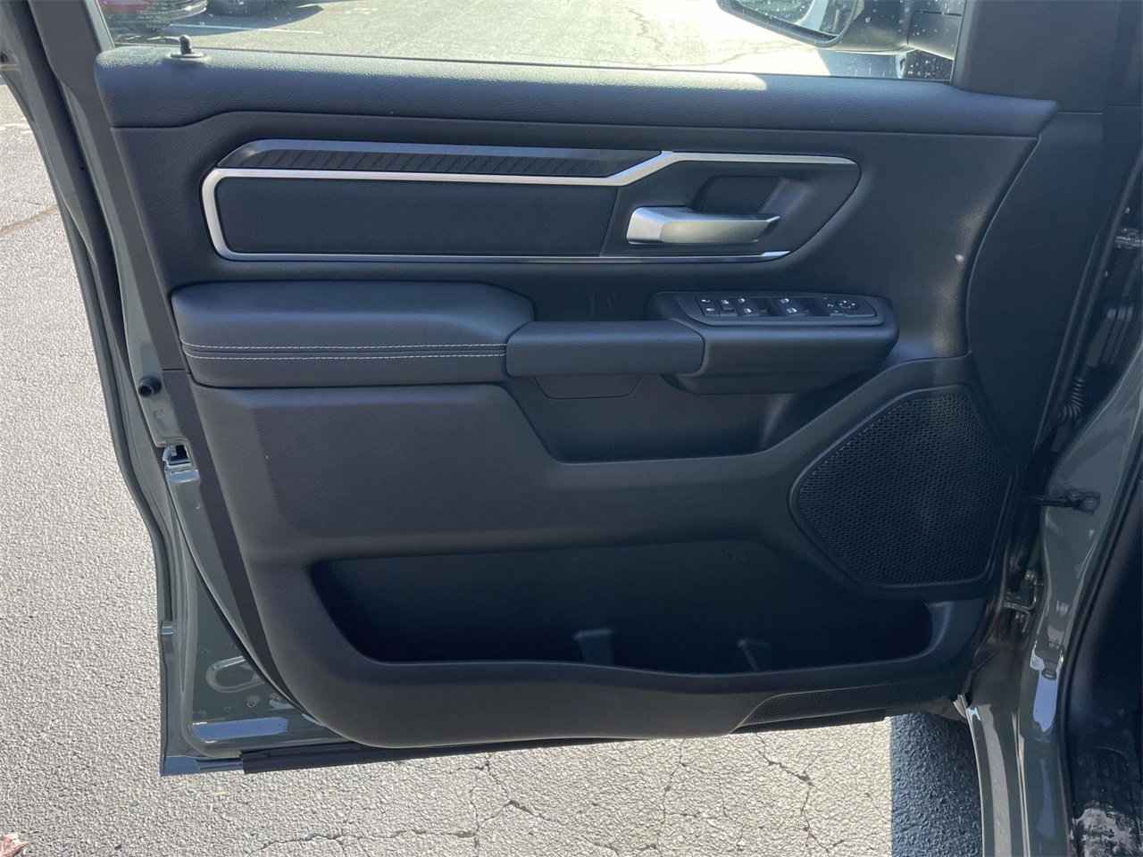 New 2026 RAM 1500 4x4 Crew Cab image 27