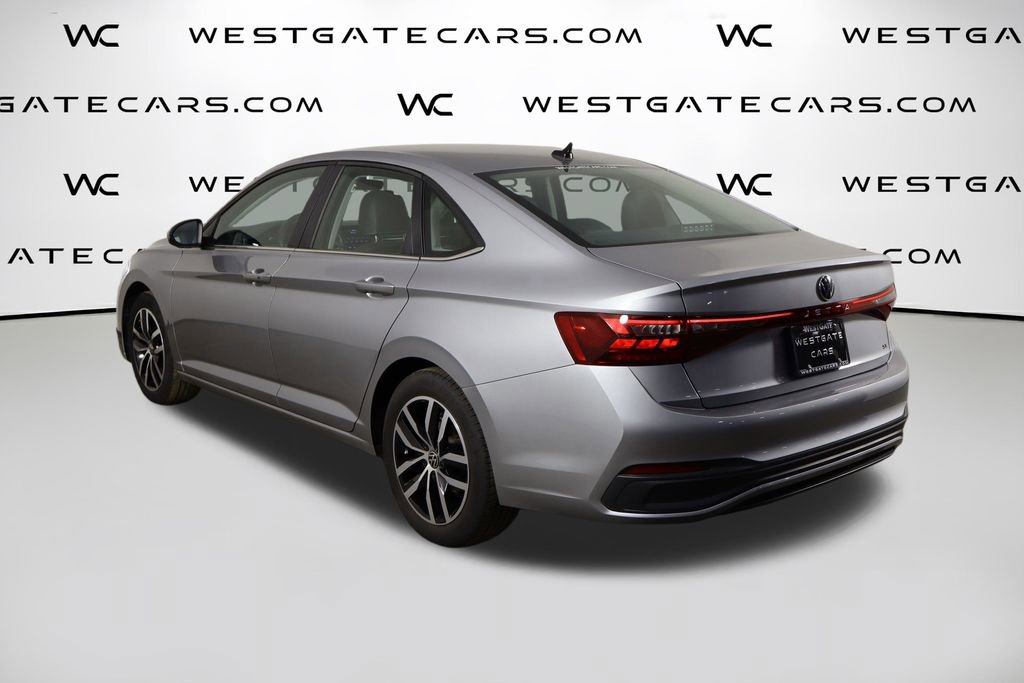 Used 2025 Volkswagen Jetta SE image 46