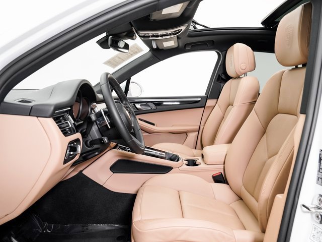Used 2025 Porsche Macan image 6