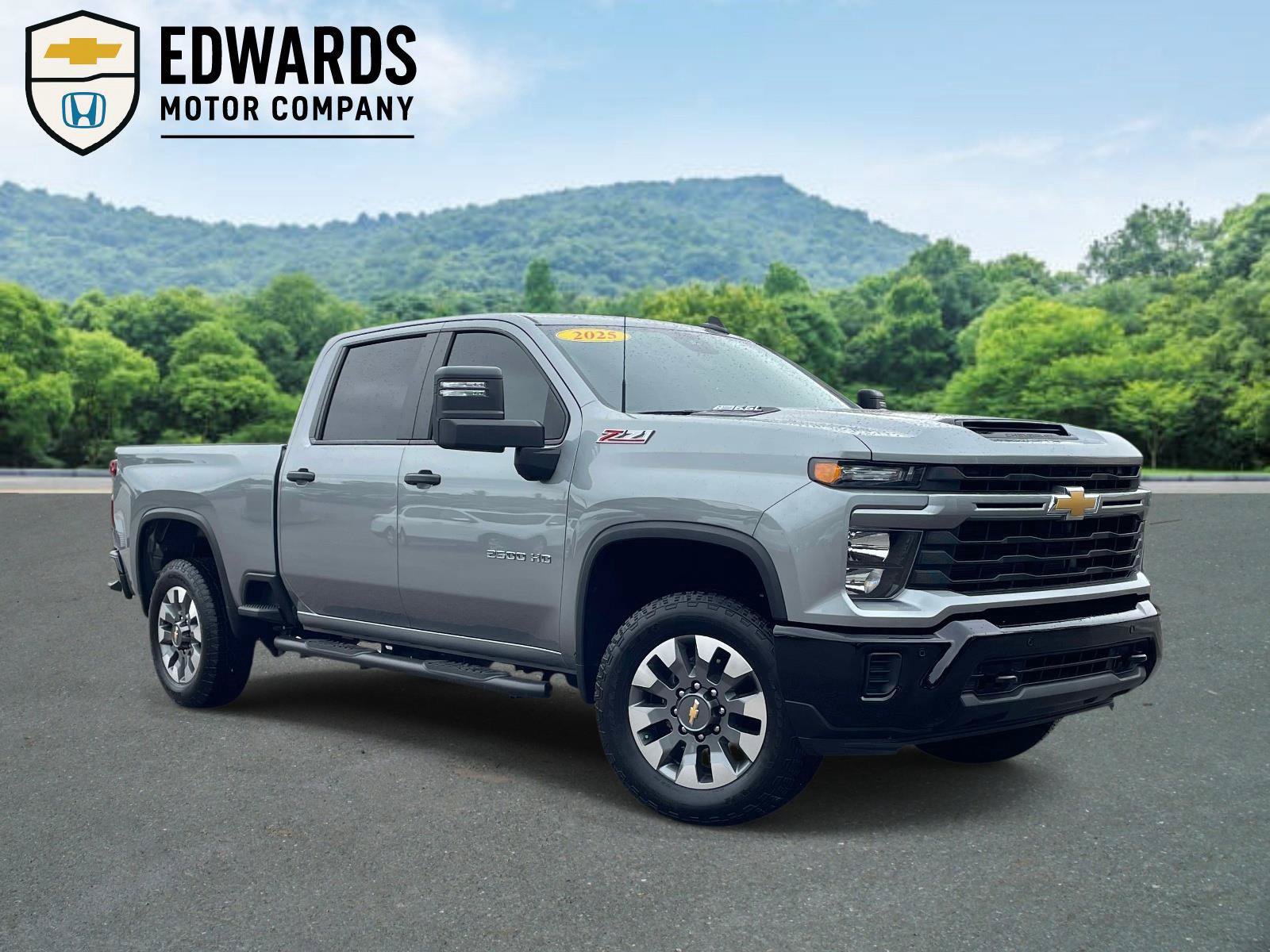 Used 2025 Chevrolet Silverado 2500 Custom w/ Custom Value Package AWD/4WD image 1