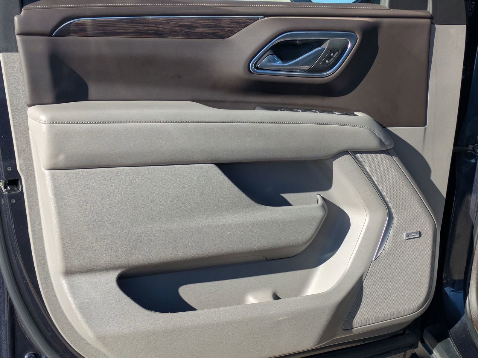 Used 2023 Chevrolet Suburban LT image 11